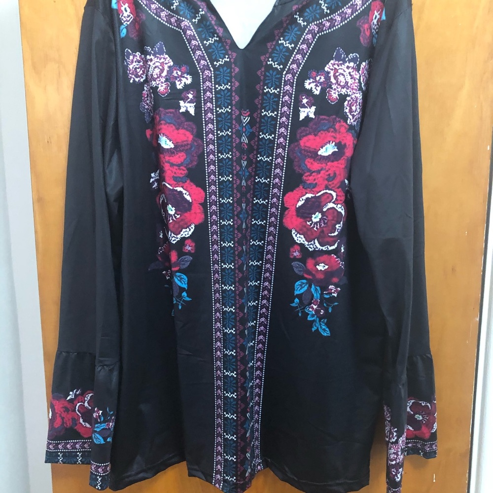 Floral blouse/ Buy 2 tops for 10.00
